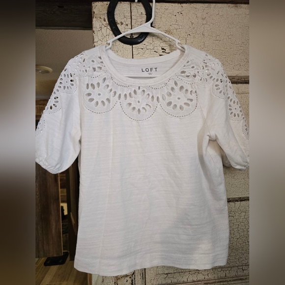 LOFT Tops - LOFT White Eyelet Detail Women's Top sz. Small. Great cond
